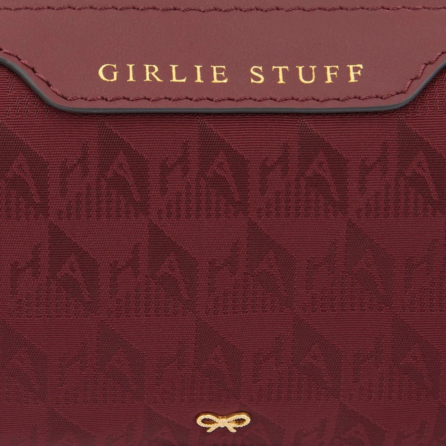 Logo Girlie Stuff Pouch