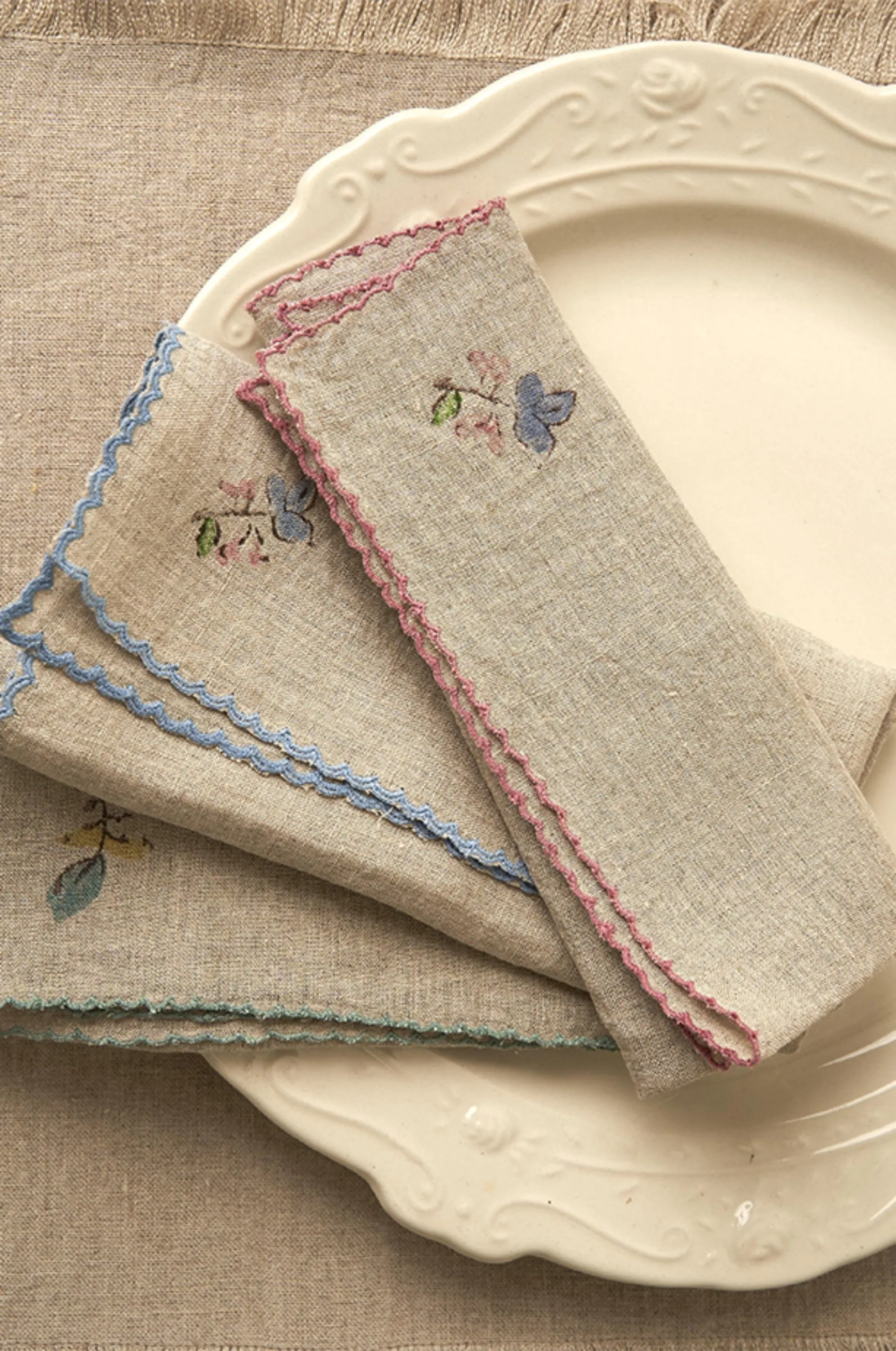 TABLE NAPKIN SET